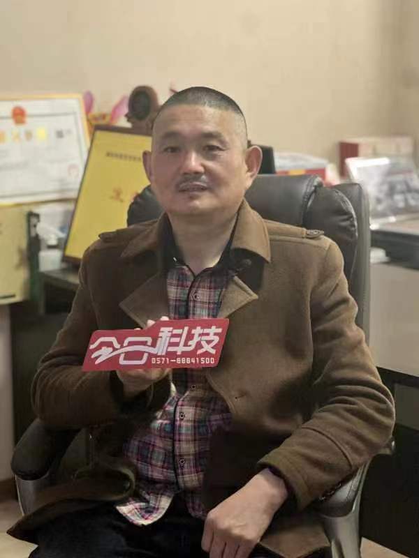 熱烈祝賀湖州申偉東環(huán)保科技有限公司工匠哥再上省臺講述扛起木地板行業(yè)售后服務大旗故事